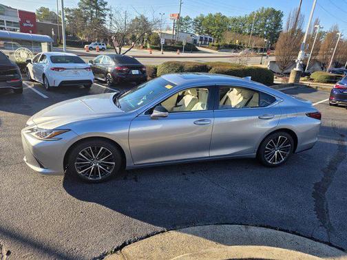 2022 Lexus ES 350 Base