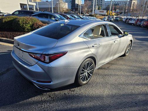 2022 Lexus ES 350 Base