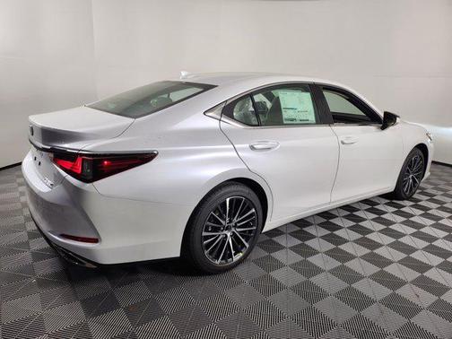 2025 Lexus ES 350 Base