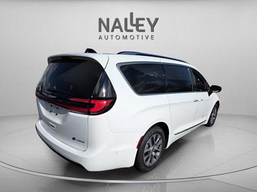 2023 Chrysler Pacifica L