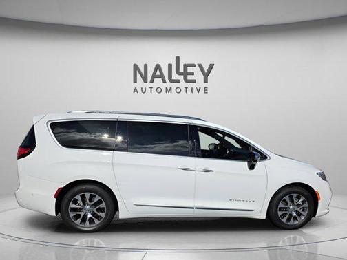 2023 Chrysler Pacifica L