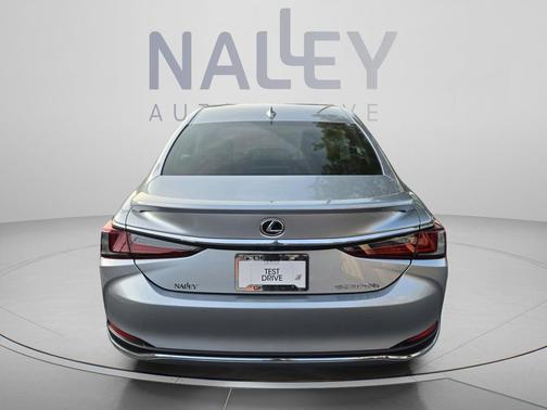 Iridium 2025 Lexus ES 300h Ultra Luxury