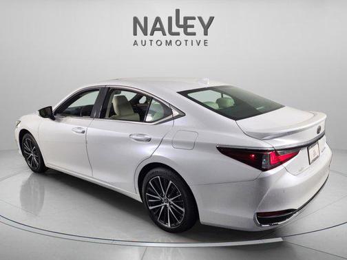 2025 Lexus ES 300h Base