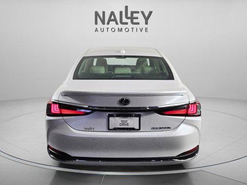 2025 Lexus ES 300h Base