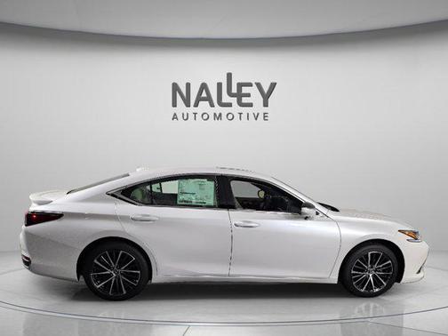 2025 Lexus ES 300h Base