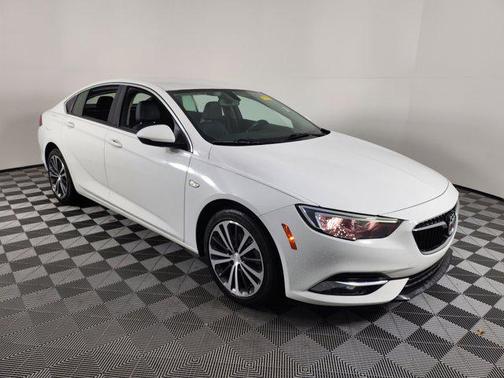 2018 Buick Regal Sportback Essence