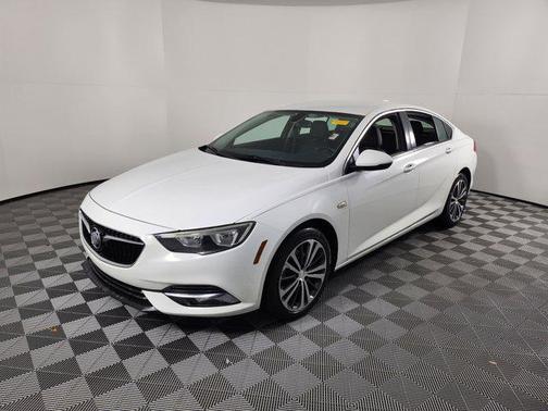 2018 Buick Regal Sportback Essence