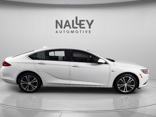 2018 Buick Regal Sportback Essence