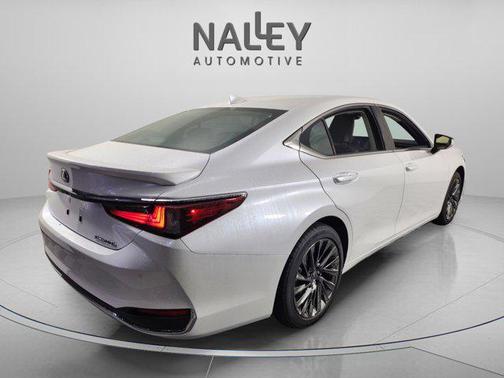 2025 Lexus ES 300h Luxury