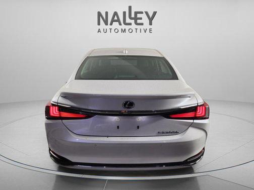 2025 Lexus ES 300h Luxury