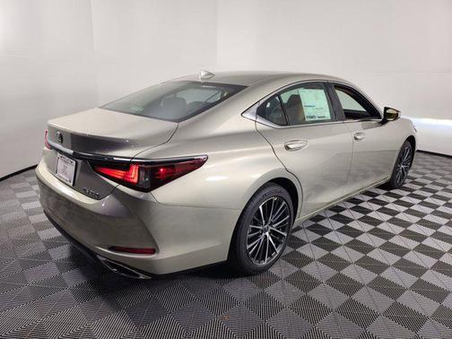 2025 Lexus ES 350 Base