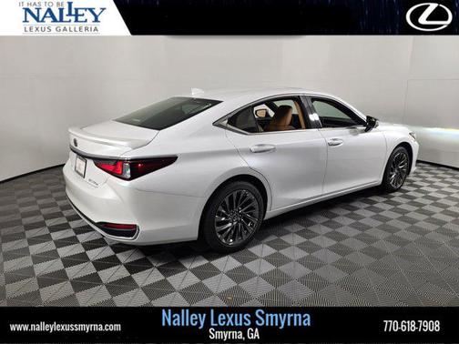 2025 Lexus ES 300h Luxury