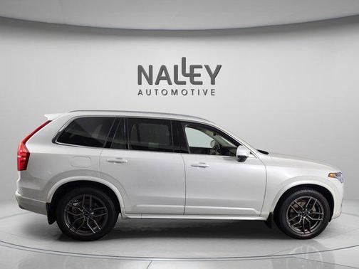 2020 Volvo XC90 T5 Momentum