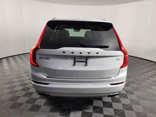 2020 Volvo XC90 T5 Momentum