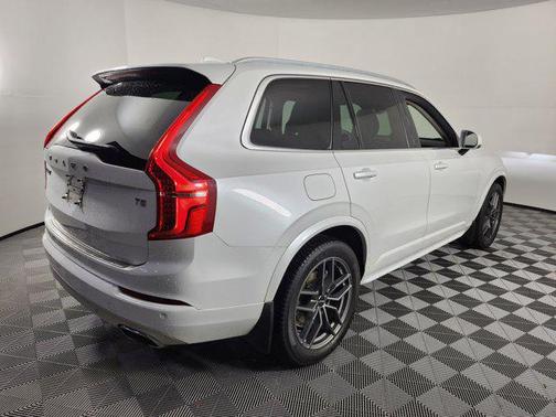 2020 Volvo XC90 T5 Momentum