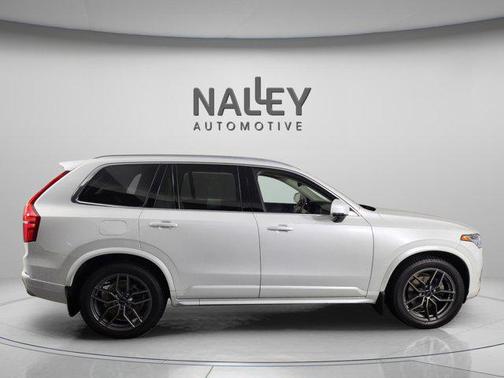 2020 Volvo XC90 T5 Momentum