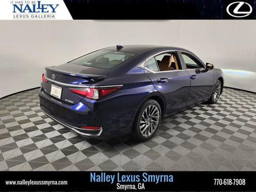 2025 Lexus ES 300h Luxury