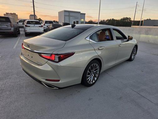 2025 Lexus ES 350 Ultra Luxury