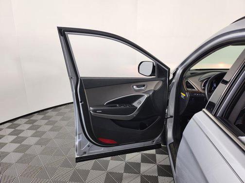 2018 Hyundai SANTA FE SE