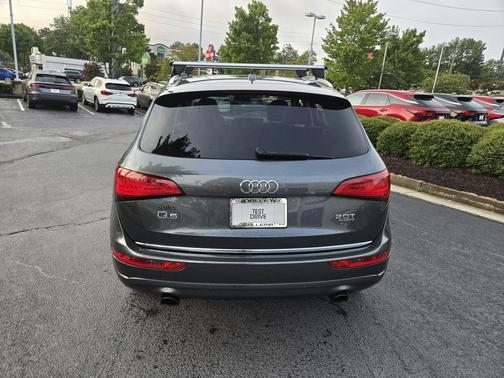 Daytona Gray Pearl Effect 2017 Audi Q5 2.0T Premium