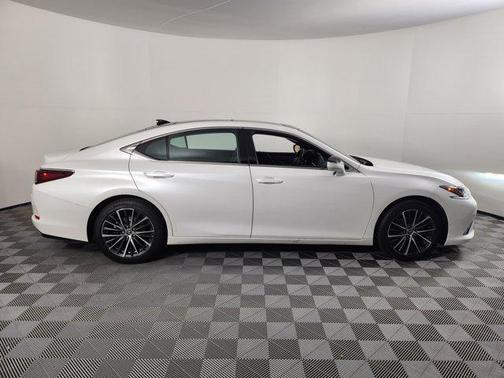 2022 Lexus ES 350 Base