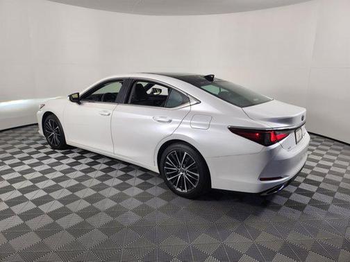 2022 Lexus ES 350 Base