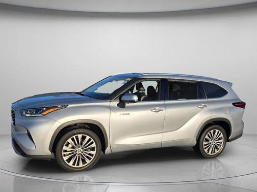 2021 Toyota Highlander Hybrid Platinum