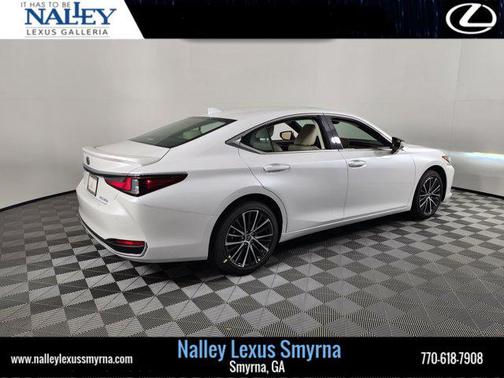 2025 Lexus ES 300h Base