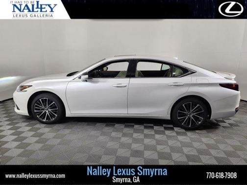 2025 Lexus ES 300h Base
