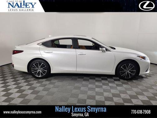 2023 Lexus ES 300h Base