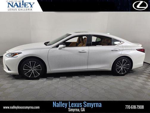 2023 Lexus ES 300h Base