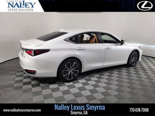 2023 Lexus ES 300h Base