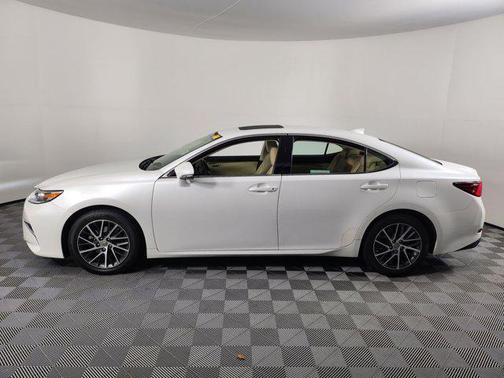 2017 Lexus ES 350 Base