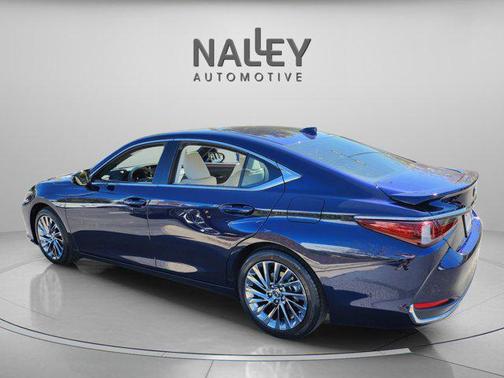 2025 Lexus ES 300h Luxury
