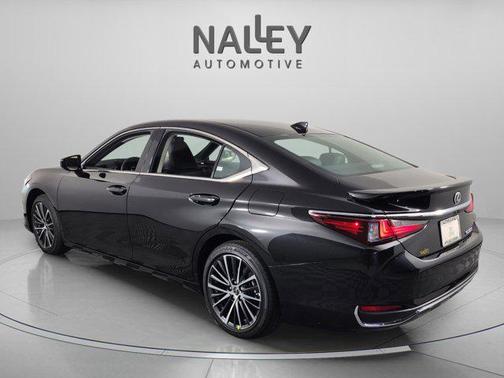 2025 Lexus ES 300h Base
