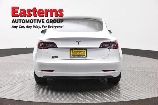 Pearl White Multi-Coat 2023 Tesla Model 3 Standard Range