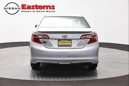 Classic Silver Metallic 2014 Toyota Camry SE