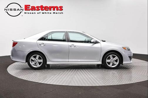Classic Silver Metallic 2014 Toyota Camry SE