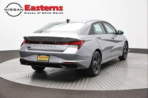 Shimmering Silver Pearl 2021 Hyundai ELANTRA SEL