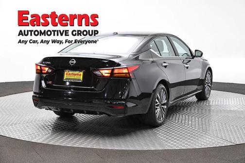 Super Black Clearcoat 2025 Nissan Altima 2.5 SV