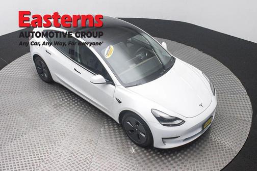 Pearl White Multi-Coat 2023 Tesla Model 3 Standard Range