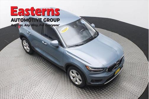 2021 Volvo XC40 T4 Momentum