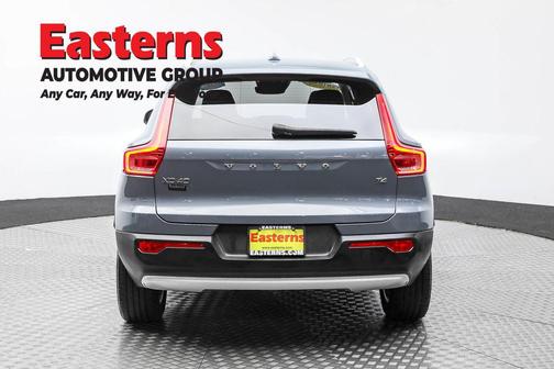 2021 Volvo XC40 T4 Momentum