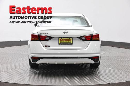 Pearl White Tricoat 2025 Nissan Altima 2.5 SV