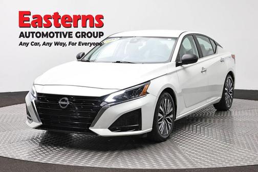 Pearl White Tricoat 2025 Nissan Altima 2.5 SV