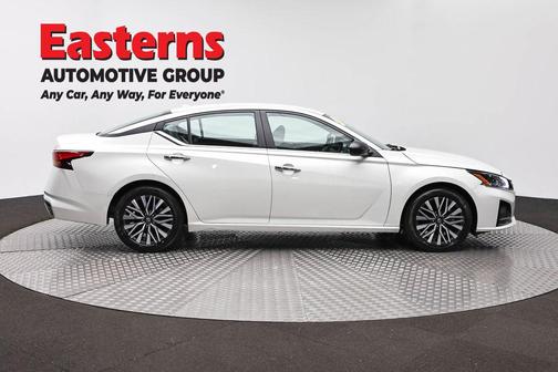 Pearl White Tricoat 2025 Nissan Altima 2.5 SV