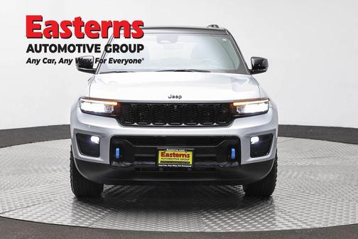 Silver Zynith 2022 Jeep Grand Cherokee 4xe Trailhawk