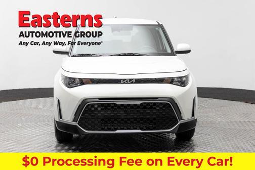 Snow White Pearl 2023 Kia Soul LX