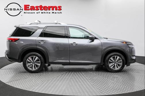 Gun Metallic 2023 Nissan Pathfinder SL 4WD