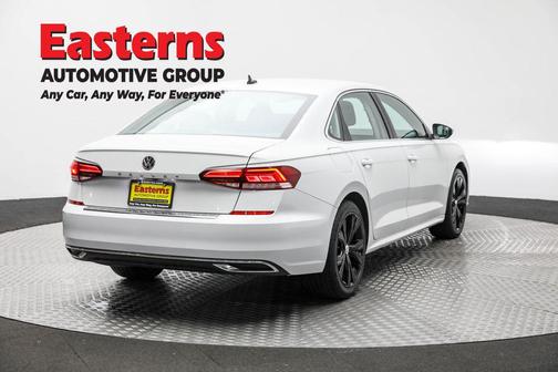 2022 Volkswagen Passat 2.0T SE